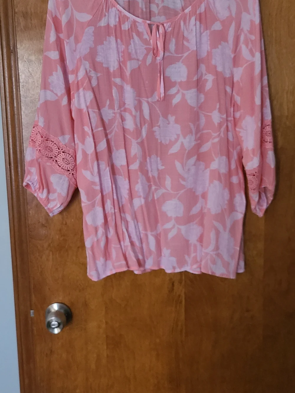 Lee Pink Floral Crochet-Sleeve Blouse